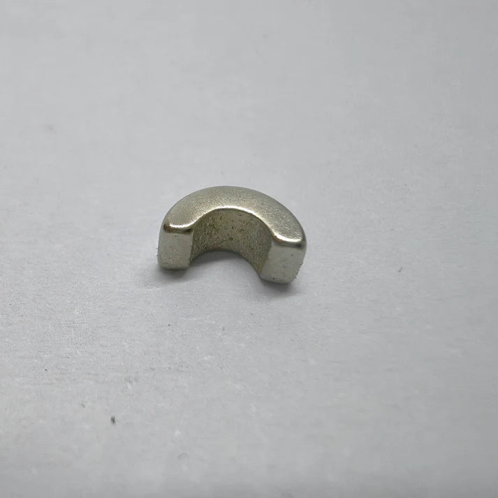 Half Circular Hall Magnet